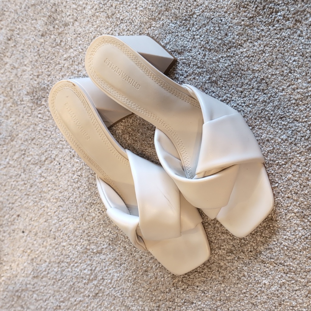 Stradivarius block heel white sandal size 8